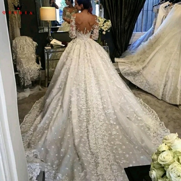 3D flower ball gown - Picture 6 of 8